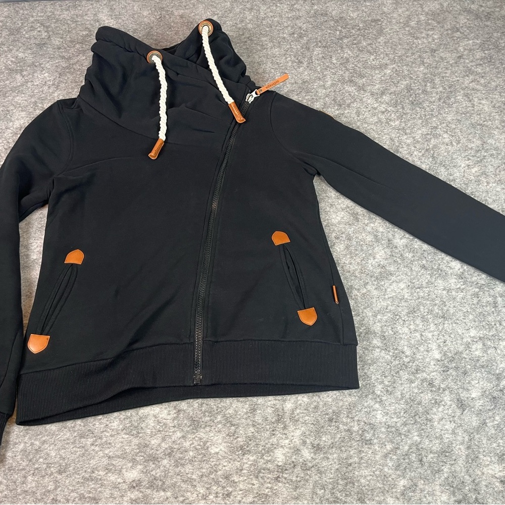 Wanakome Black Hiesta with Tan Trim